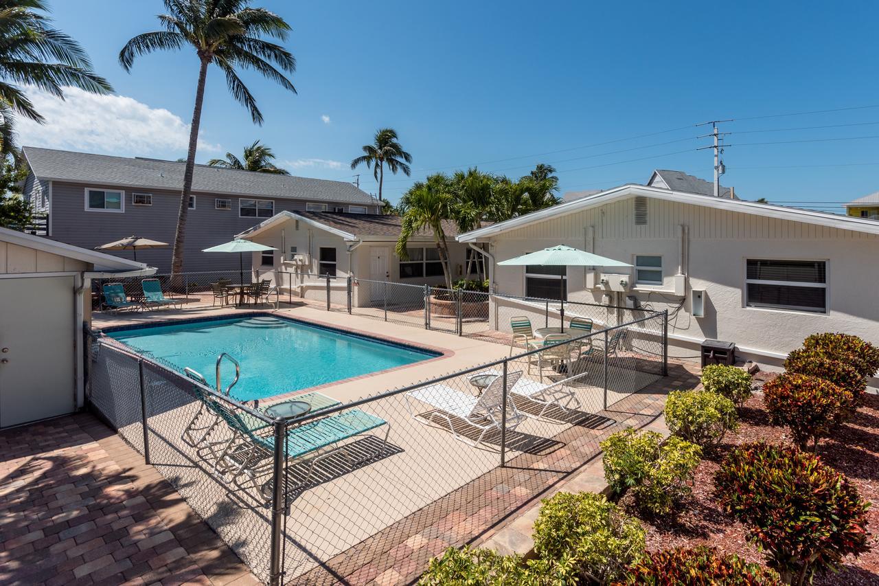 Gulf Breeze Condos Форт-Маєрс-Біч Екстер'єр фото